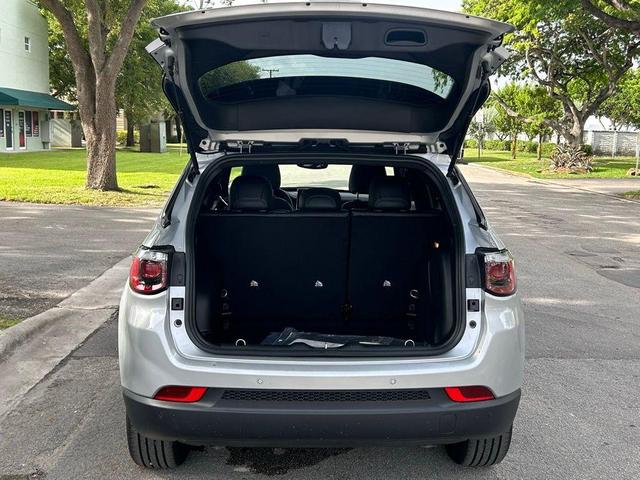 Photo of 2025 Silver Zynith Jeep Compass