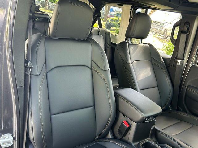 Photo of 2025 Granite Crystal Clearcoat Metallic Jeep Wrangler 4xe