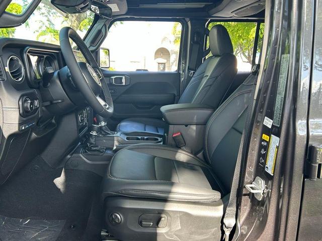 Photo of 2025 Granite Crystal Clearcoat Metallic Jeep Wrangler 4xe