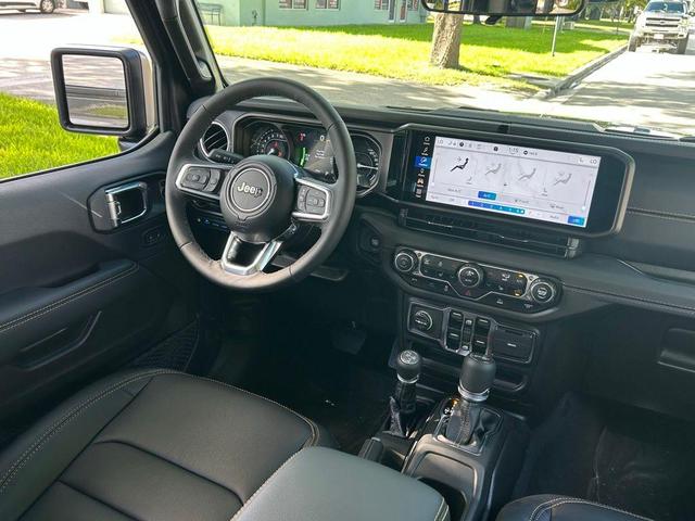 Photo of 2025 Granite Crystal Clearcoat Metallic Jeep Wrangler 4xe