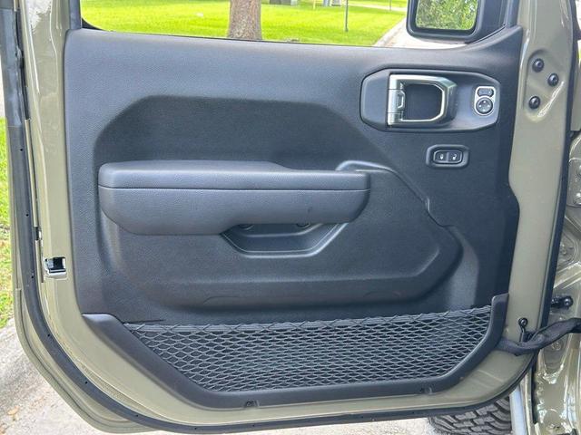 Photo of 2025 Green Jeep Wrangler