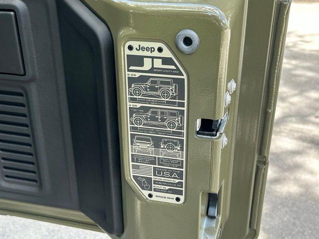 Photo of 2025 Green Jeep Wrangler