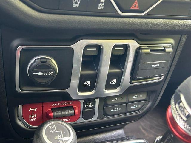 Photo of 2025 Green Jeep Wrangler