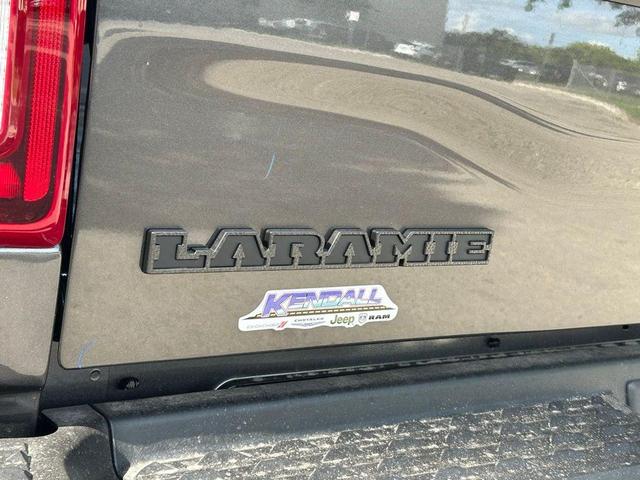 Photo of 2025 Granite Crystal Clearcoat Metallic RAM 2500