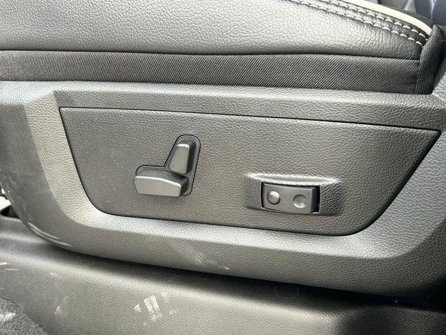 Photo of 2025 Granite Crystal Clearcoat Metallic RAM 2500