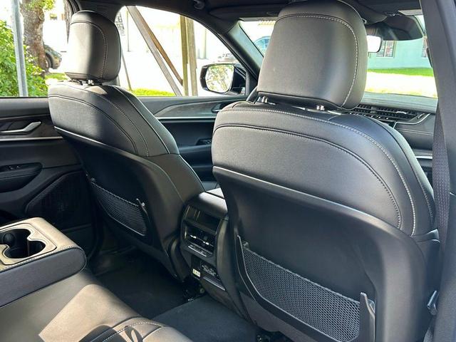 Photo of 2025 Diamond Black Jeep Grand Cherokee