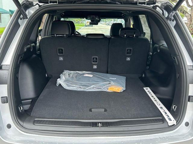Photo of 2025 Silver Zynith Jeep Grand Cherokee