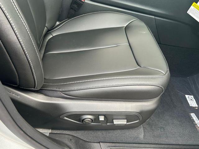 Photo of 2025 Silver Zynith Jeep Grand Cherokee