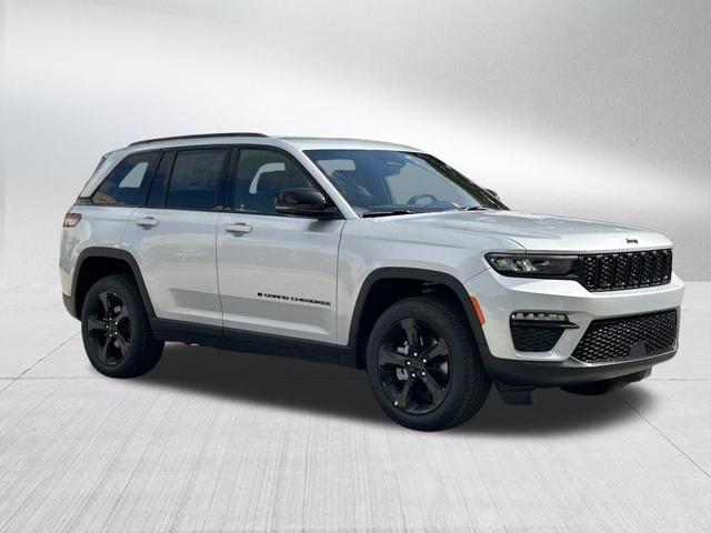 Photo of 2025 Silver Zynith Jeep Grand Cherokee