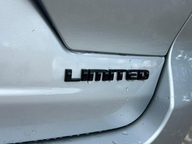 Photo of 2025 Silver Zynith Jeep Grand Cherokee