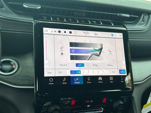 Photo of 2025 Silver Zynith Jeep Grand Cherokee