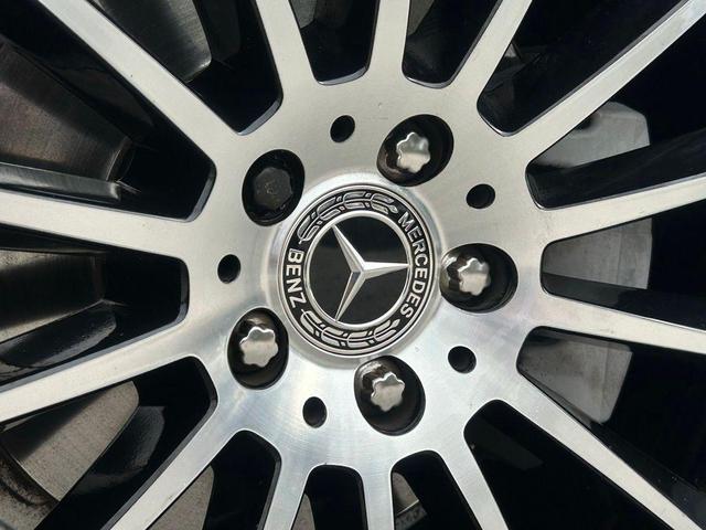 Photo of 2022 Black Mercedes-Benz GLE 350