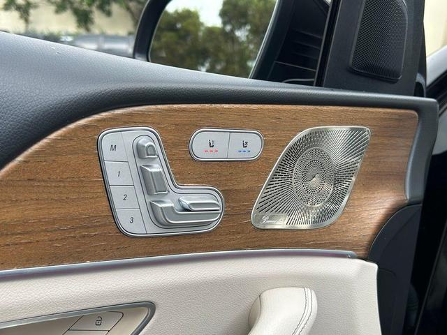 Photo of 2022 Black Mercedes-Benz GLE 350