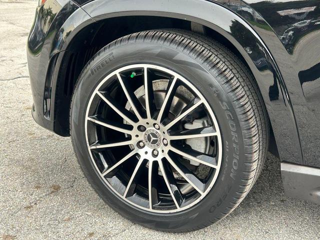 Photo of 2022 Black Mercedes-Benz GLE 350