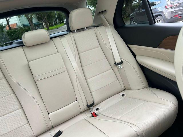 Photo of 2022 Black Mercedes-Benz GLE 350