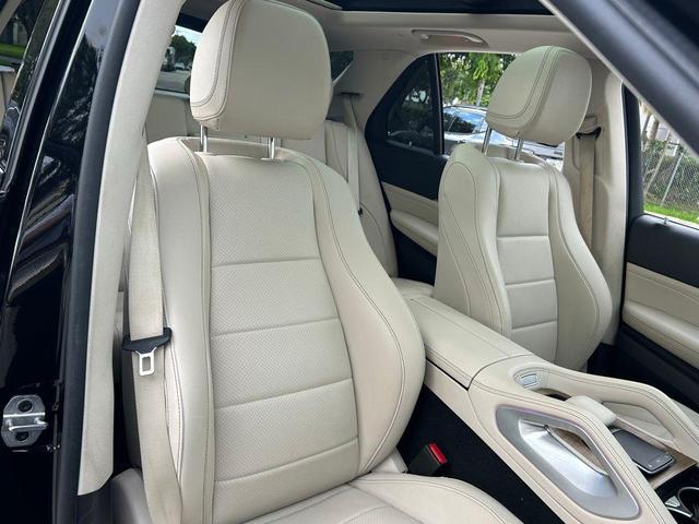 Photo of 2022 Black Mercedes-Benz GLE 350
