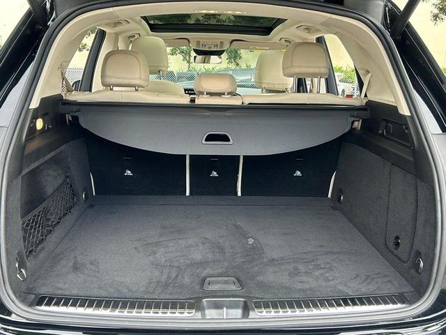 Photo of 2022 Black Mercedes-Benz GLE 350