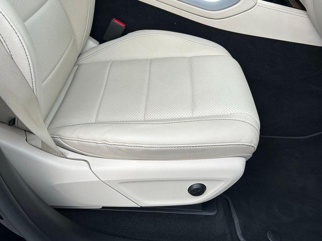 Photo of 2022 Black Mercedes-Benz GLE 350