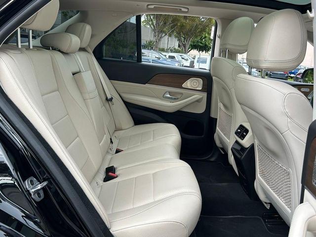 Photo of 2022 Black Mercedes-Benz GLE 350