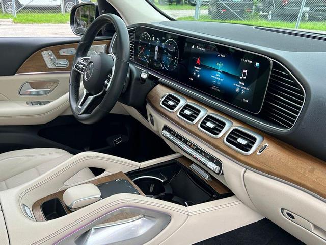 Photo of 2022 Black Mercedes-Benz GLE 350