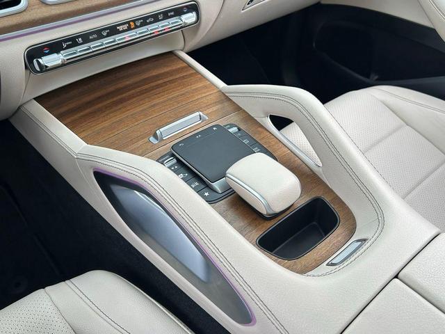 Photo of 2022 Black Mercedes-Benz GLE 350