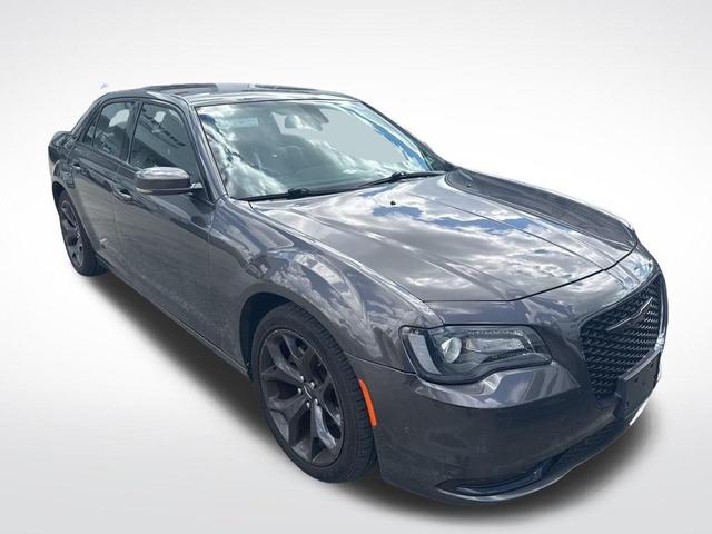 Photo of 2021 Gray Chrysler 300