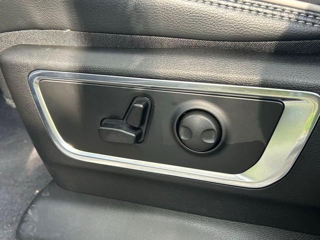 Photo of 2025 Granite Crystal Clearcoat Metallic RAM 1500