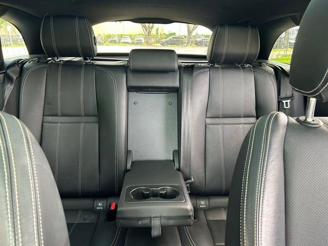 Photo of 2022 Fuji White Land Rover Range Rover Velar