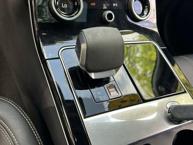 Photo of 2022 Fuji White Land Rover Range Rover Velar