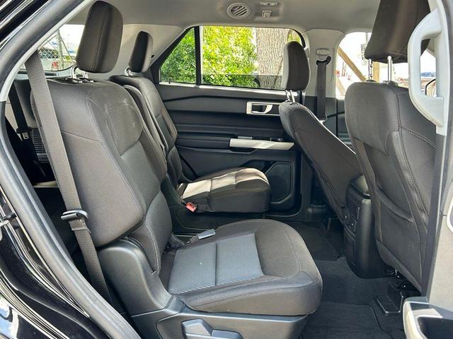 Photo of 2022 Black Metallic Ford Explorer