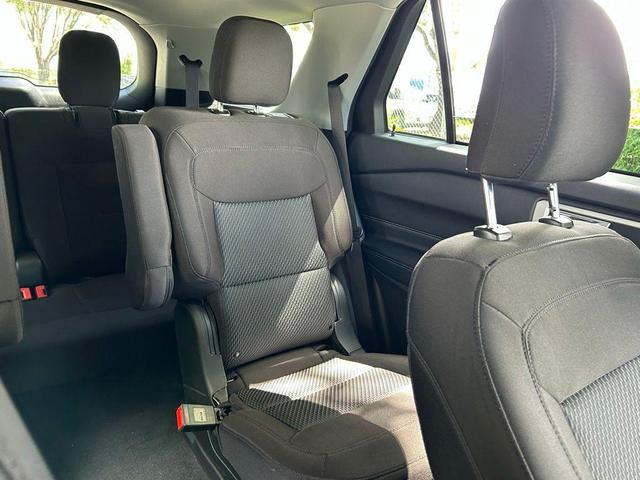 Photo of 2022 Black Metallic Ford Explorer