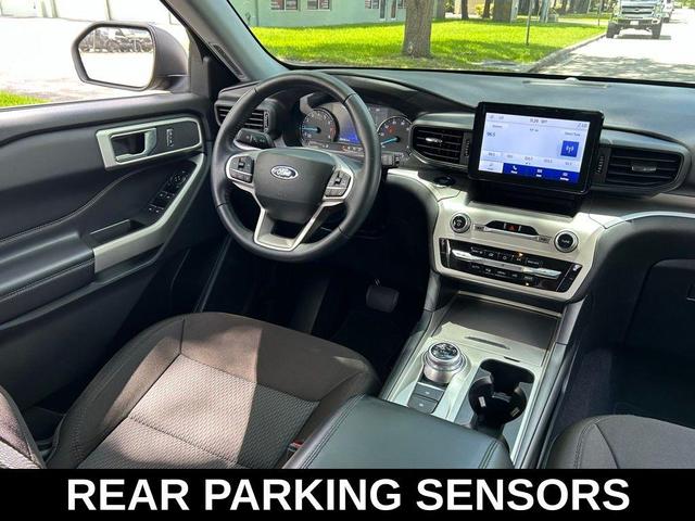 Photo of 2022 Black Metallic Ford Explorer