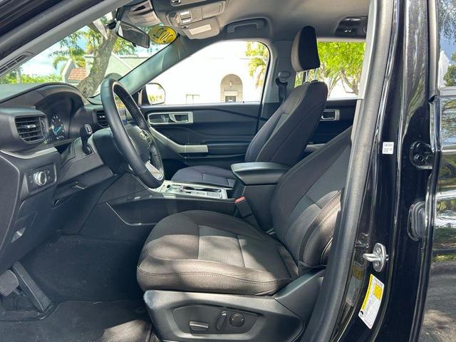 Photo of 2022 Black Metallic Ford Explorer