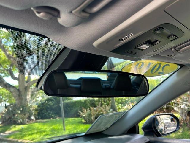 Photo of 2019 Blue Toyota Camry