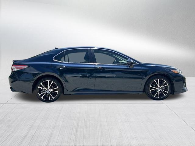 Photo of 2019 Blue Toyota Camry