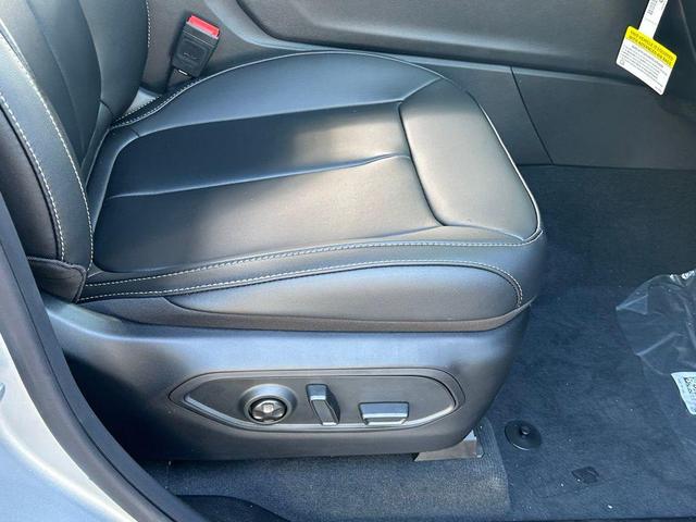 Photo of 2025 Silver Zynith Jeep Grand Cherokee
