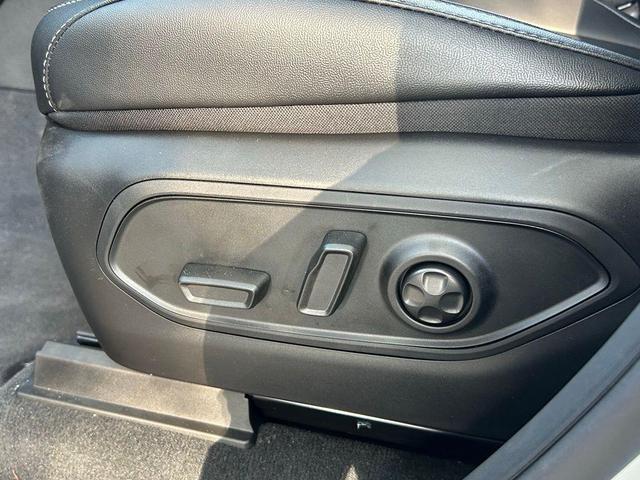 Photo of 2025 Silver Zynith Jeep Grand Cherokee