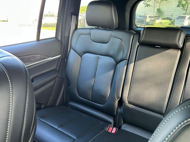 Photo of 2025 Silver Zynith Jeep Grand Cherokee