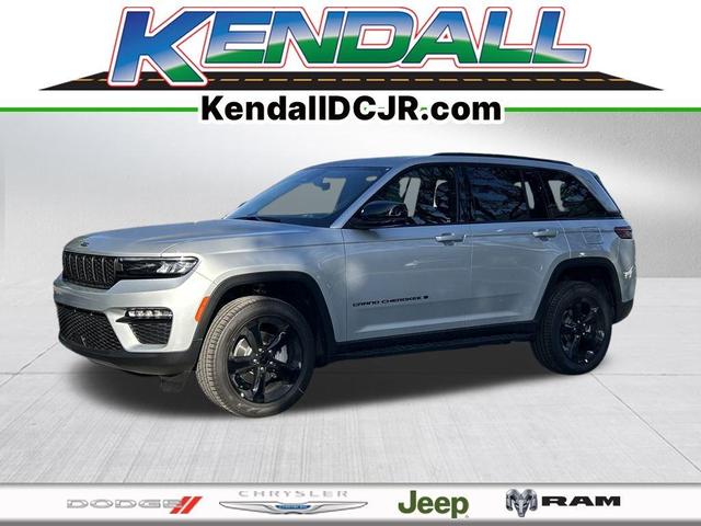 Photo of 2025 Silver Zynith Jeep Grand Cherokee