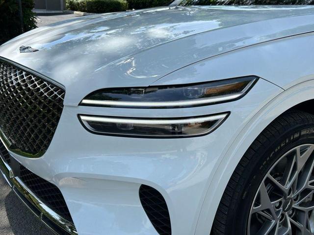 Photo of 2025 Alta White Genesis GV70