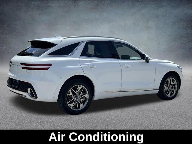 Photo of 2025 Alta White Genesis GV70