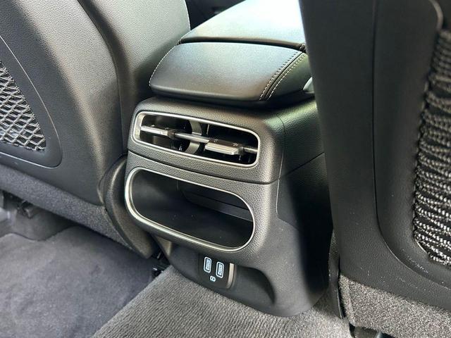 Photo of 2025 Alta White Genesis GV70
