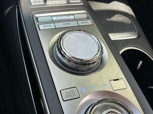 Photo of 2025 Alta White Genesis GV70