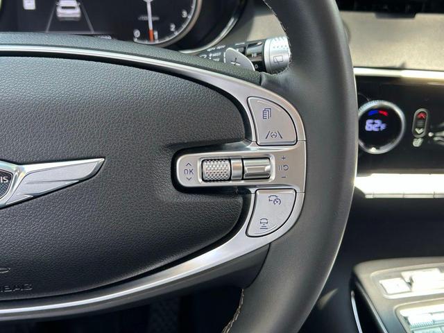 Photo of 2025 Alta White Genesis GV70