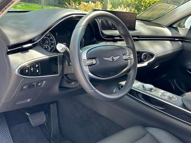 Photo of 2025 Alta White Genesis GV70