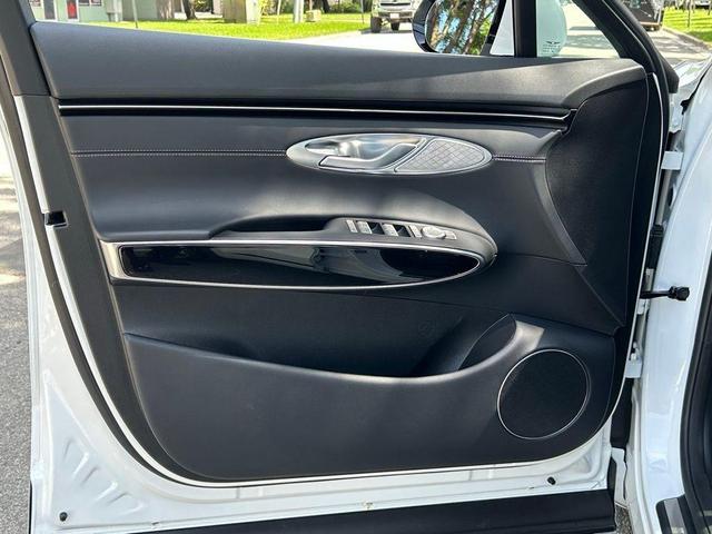 Photo of 2025 Alta White Genesis GV70