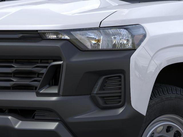 Photo of 2025 Summit White Chevrolet Colorado