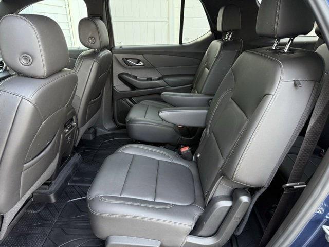 Photo of 2023 Northsky Blue Metallic Chevrolet Traverse