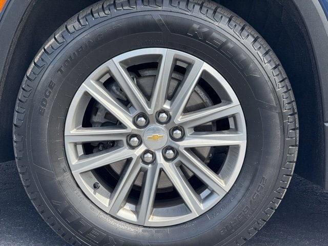 Photo of 2023 Northsky Blue Metallic Chevrolet Traverse