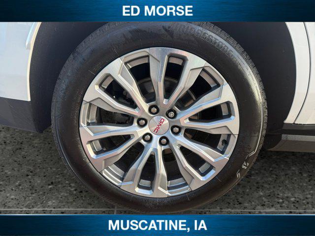 Photo of 2021 White Frost Tricoat GMC Yukon
